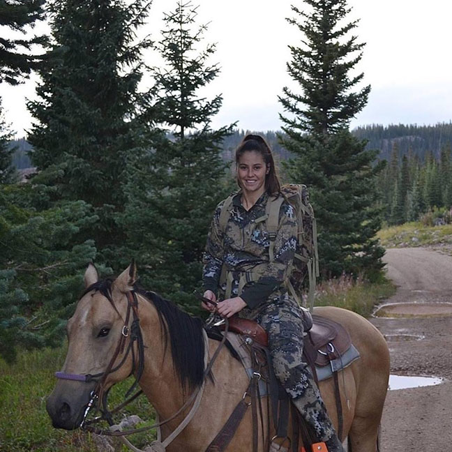 Real-Kiwi-Horse-Trekking-Madeline-Brennan